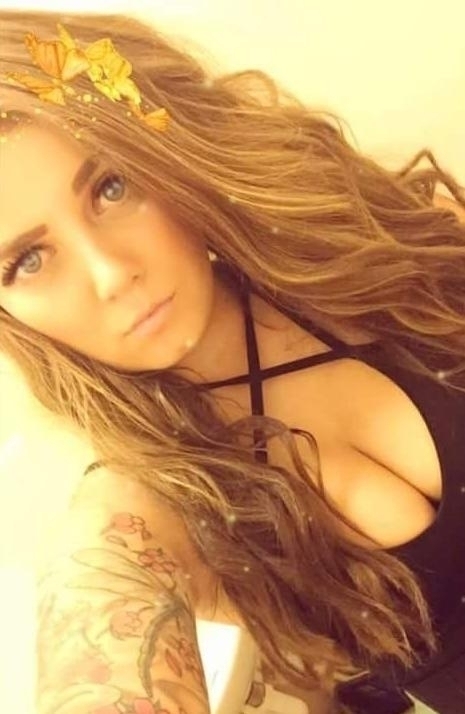 Image Reference: 07378370743457147515 - Love Boobs