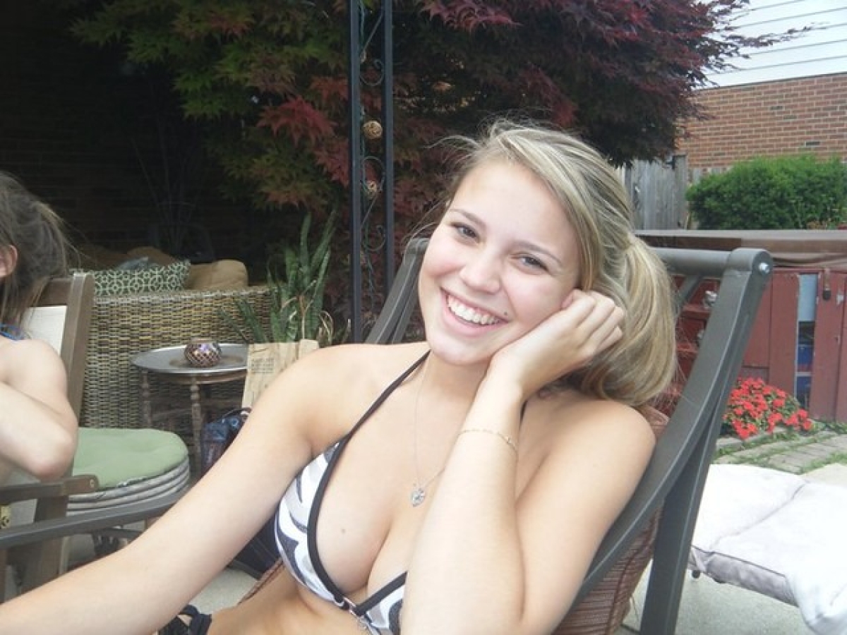 Image Reference: 38058333398383290368 - Love Boobs