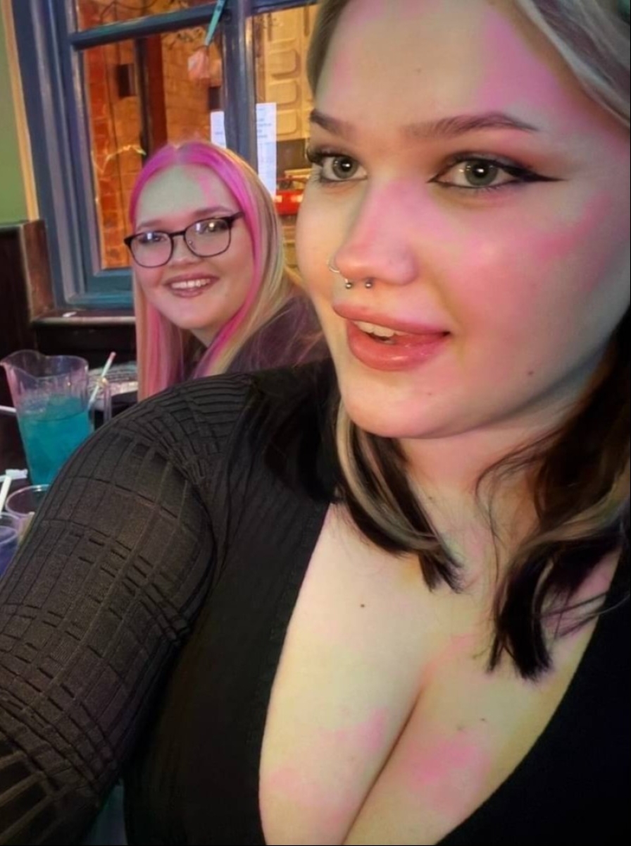 Image Reference: 56300672716242414526 - Love Boobs