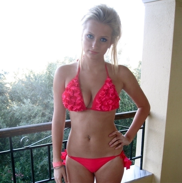 Image Reference: 57900151641585527408 - Love Boobs