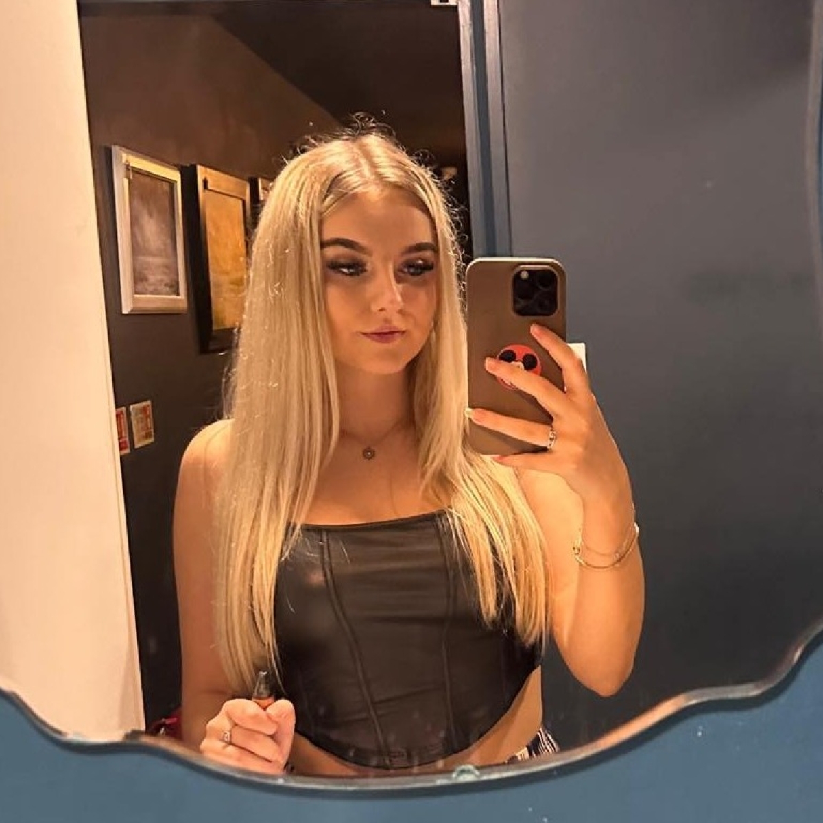 Image Reference: 88583896495457161037 - Love Boobs