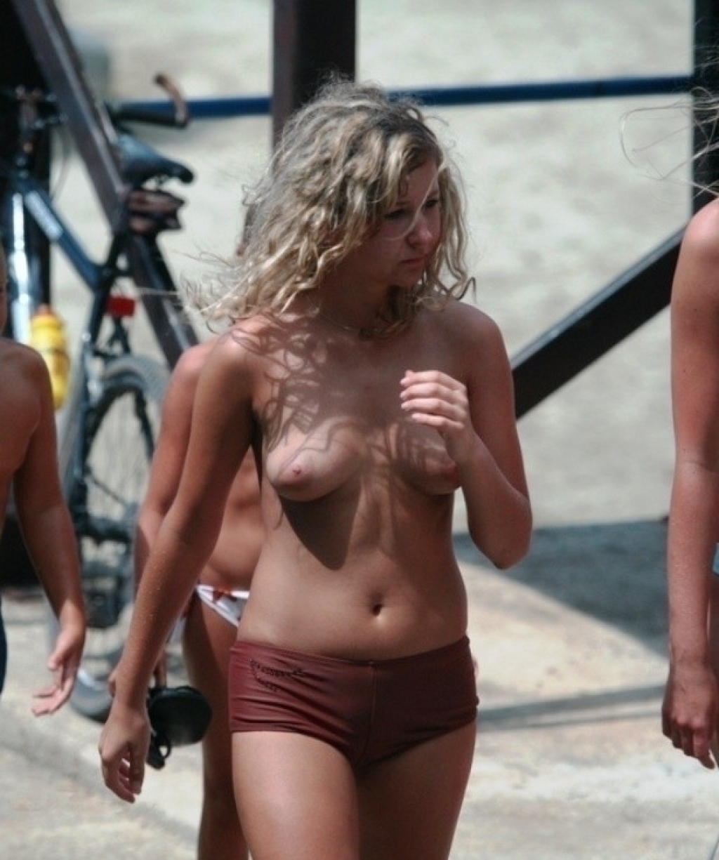 Image Reference: 89220669090328907953 - Love Boobs