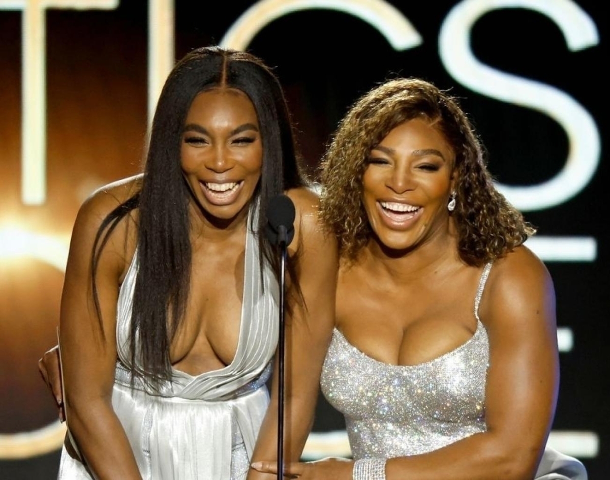 Image Reference: 89490772347634605301 - Love Boobs